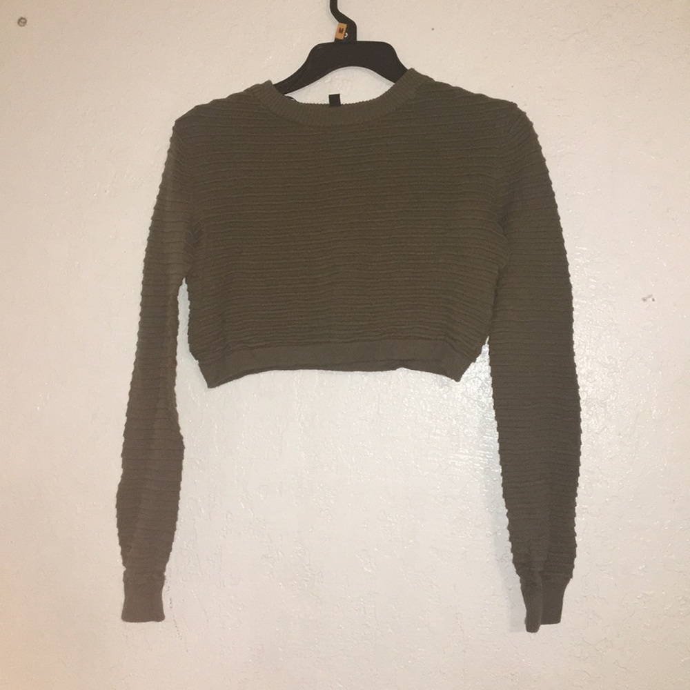 Olive green crop top H&M long sleeve.